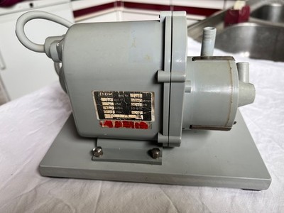 EHEIM  Pumpe Bestellnummer 481   12l/Min.   3Meter Hub.