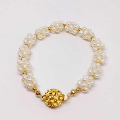 Vintage Cluster tennis Bracelet. Faux Pearls. Unusual Clasp. Glamour. - Picture 3 of 5