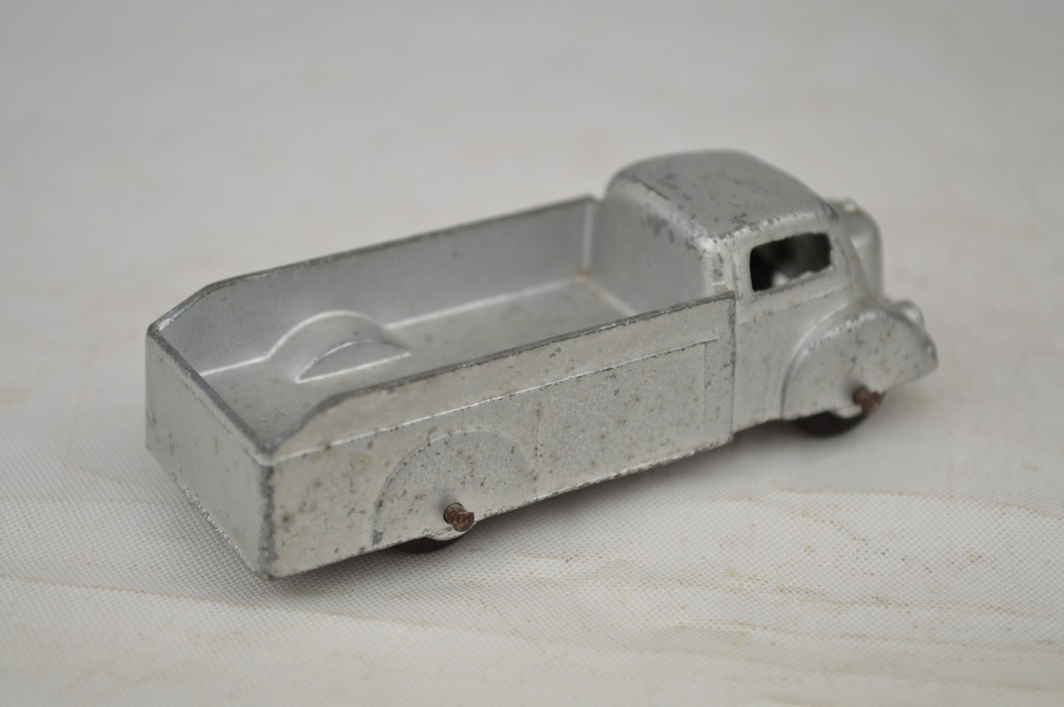 TOOTSIE TOY ミニカー USA アンティーク Vintage Tootsie Toy Metal Green Jaguar Toy Car - Chicago