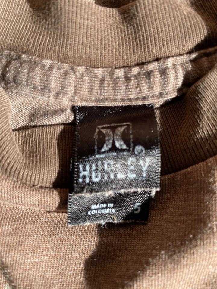 Camiseta Marrón Hurley Niños Unisex Talla 5 Con Carácter Chino - Pino Foto 2 de 2