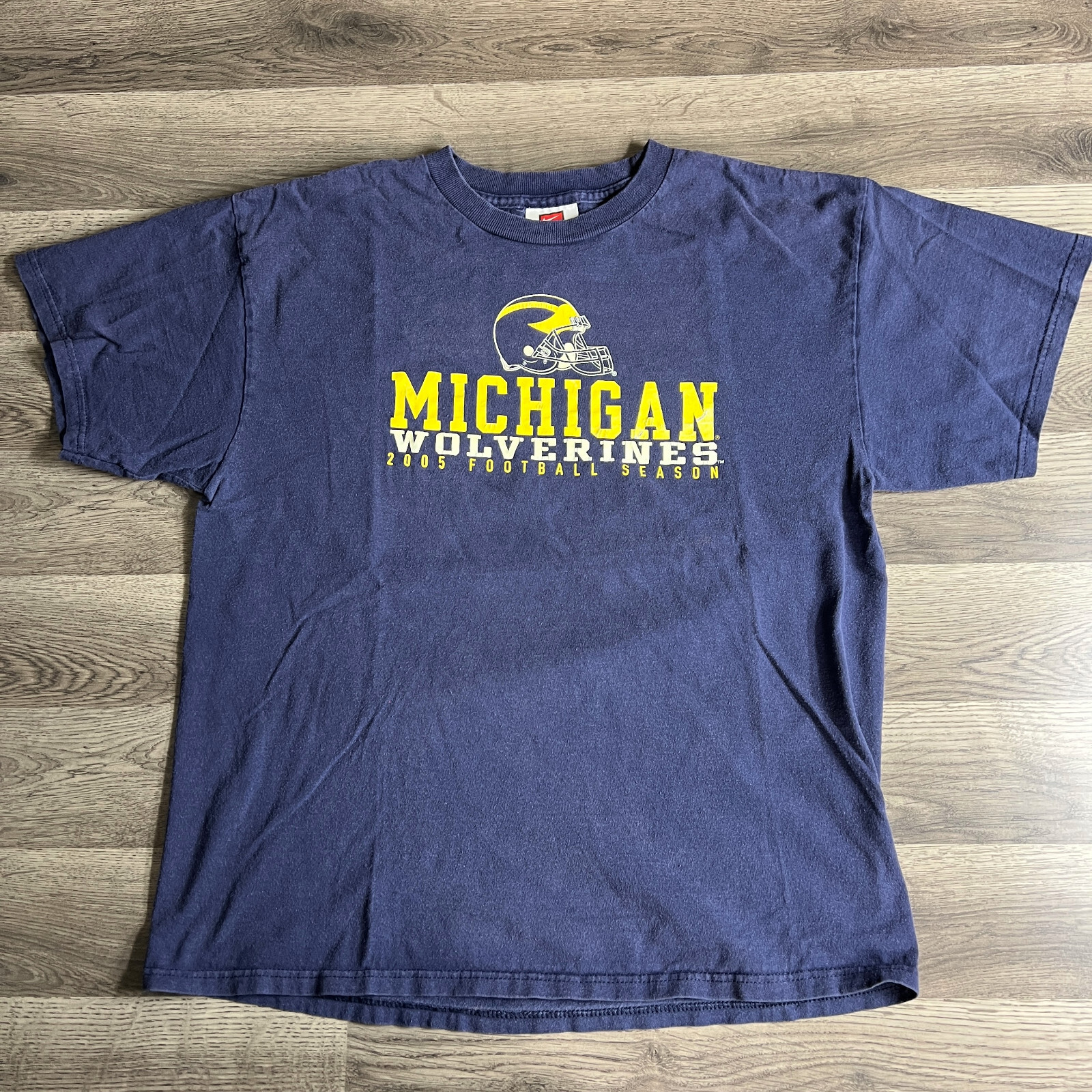 VTG Nike Team University of Michigan T Shirt Fits M Wolverines Football 2005 Y2K