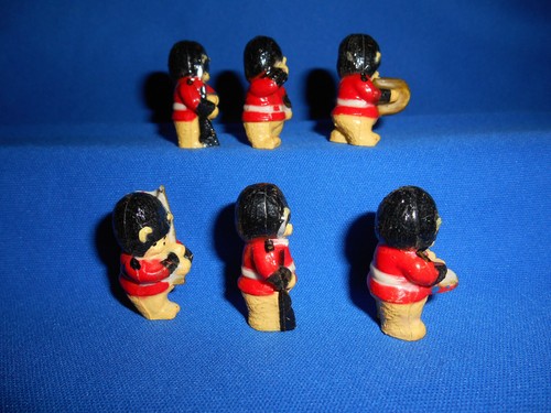 ROYAL GUARD TEDDY BEARS Set of 6 Mini Plastic FIGURINES Bearskin Cap Toy Figures - Picture 5 of 5