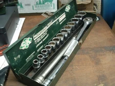 16 PIECE S-K SOCKET SET 1/2" DRIVE 7/16" TO 1-1/4" + RATCHET + EXTENSIONS W CASE