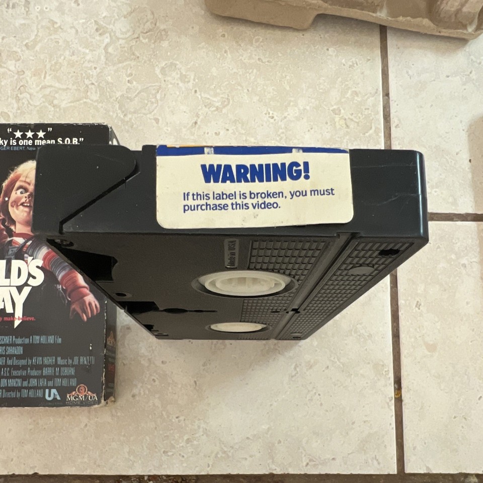 Rater R Screen MGM/UA Home Video Child's Play (1988) VHS NTSC R Rated Full Screen CC ...