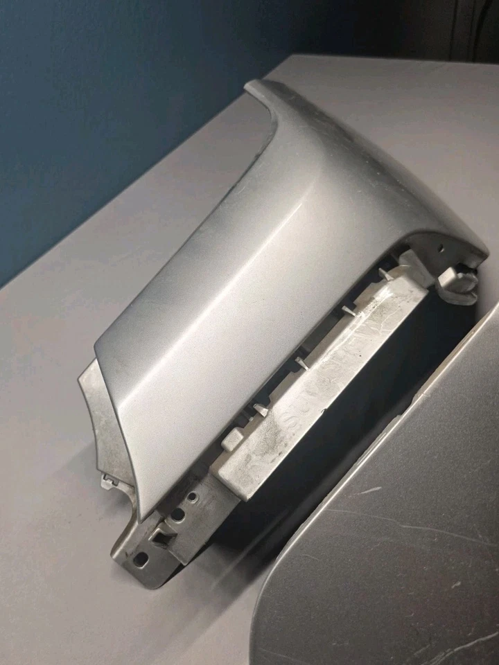 Par de cubiertas de esquina superior plateadas para parachoques trasero Chevy Trax 2015-2016 OEM L R Foto 4 de 4