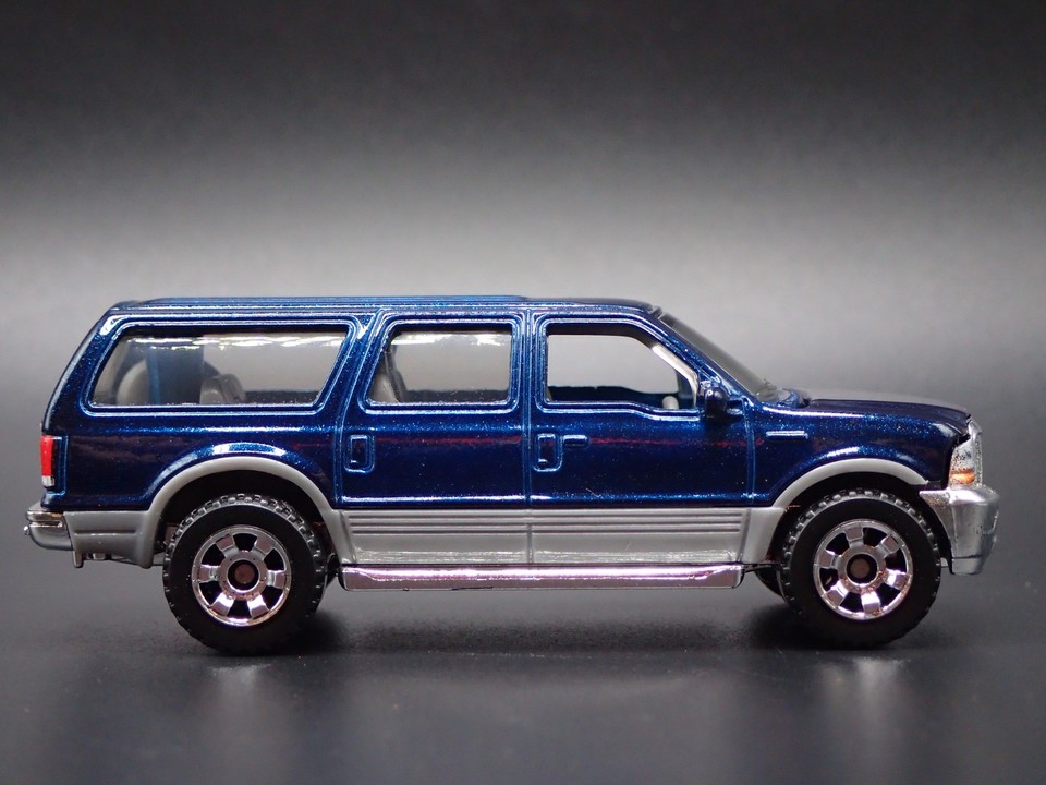 2000-2005 FORD EXCURSION SUV 1/64 SCALE COLLECTIBLE DIORAMA DIECAST ...