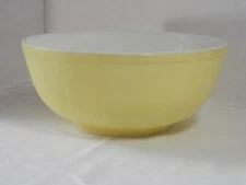 VINTAGE Pyrex Yellow Mixing Bowl