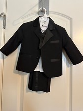 JOHNS 4 PIECE LITTLE BOYS BLACK TUXEDO SET SIZE LARGE