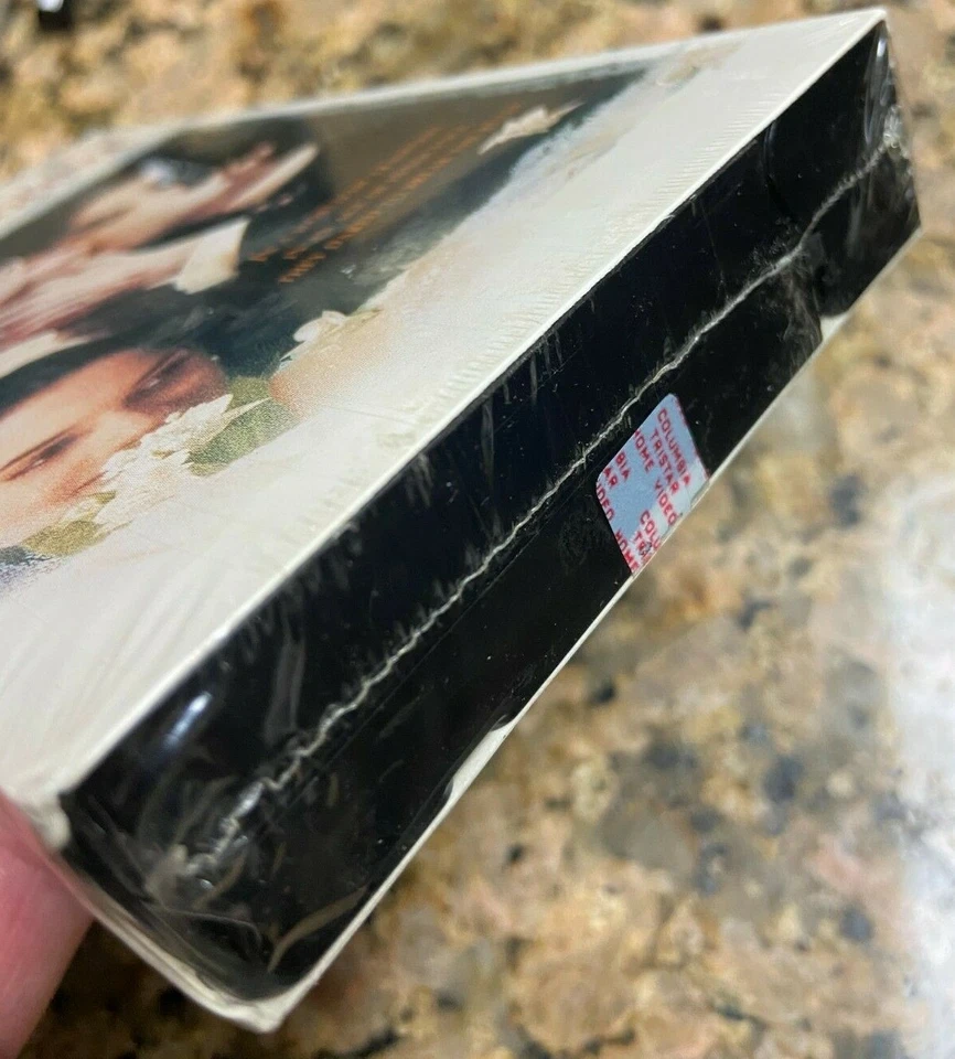 The Age of Innocence Factory SEALED VHS Michelle Pfeiffer Daniel Day-Lewis MINT - Image 3 of 4