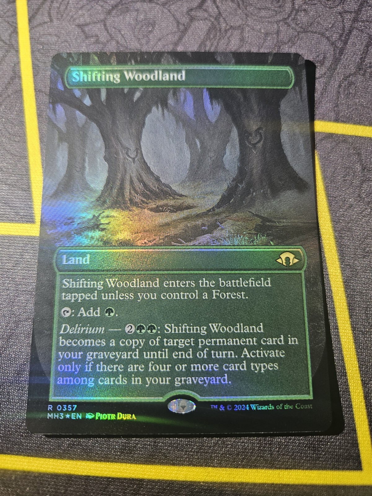 Shifting Woodland (Borderless) [Modern Horizons 3] main image 0