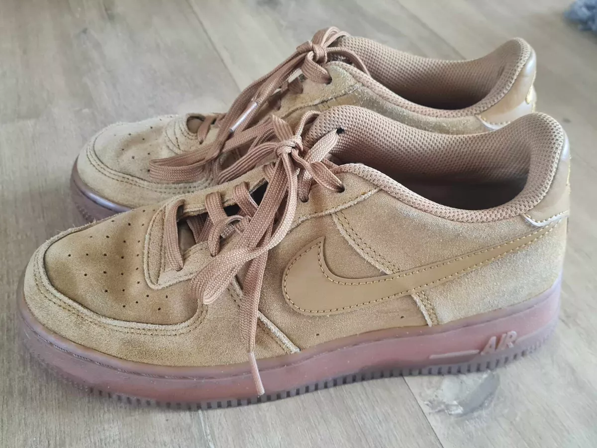 Nike clearance tan trainers