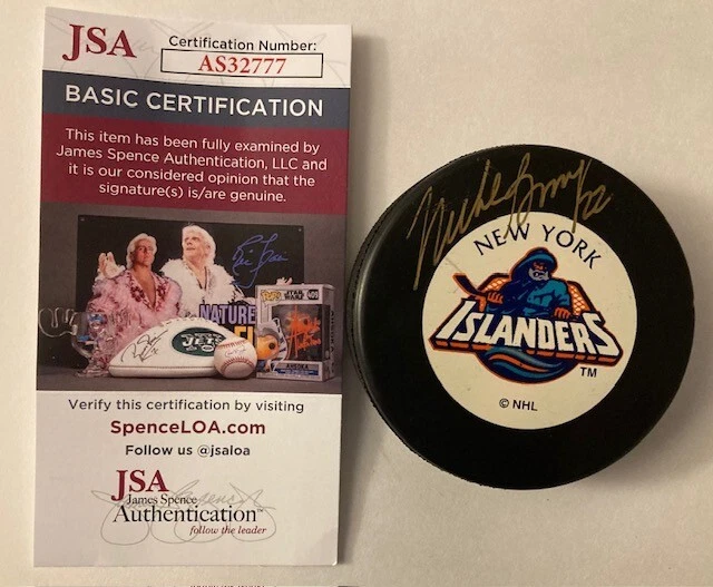 MIKE BOSSY BELLAMENTE FIRMADO Y AUTENTICADO POR JSA HOCKEY PUCK Foto 2 de 3