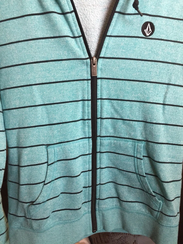 Womens/Juniors Volcom Sweater With Zipper Size S - Image 4 of 4