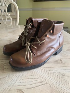 womens boots size 8 wide