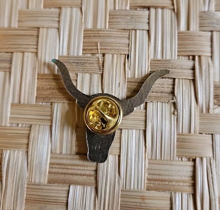 Vintage Longhorn Cow Bull Lapel Hat Pin 1.5" Horn Width Metal Enamel eBay