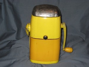 Vintage 1950 Ice-O-Mat Yellow Ice Crusher Rival Vogue Model 455 Old Kitchen Tool