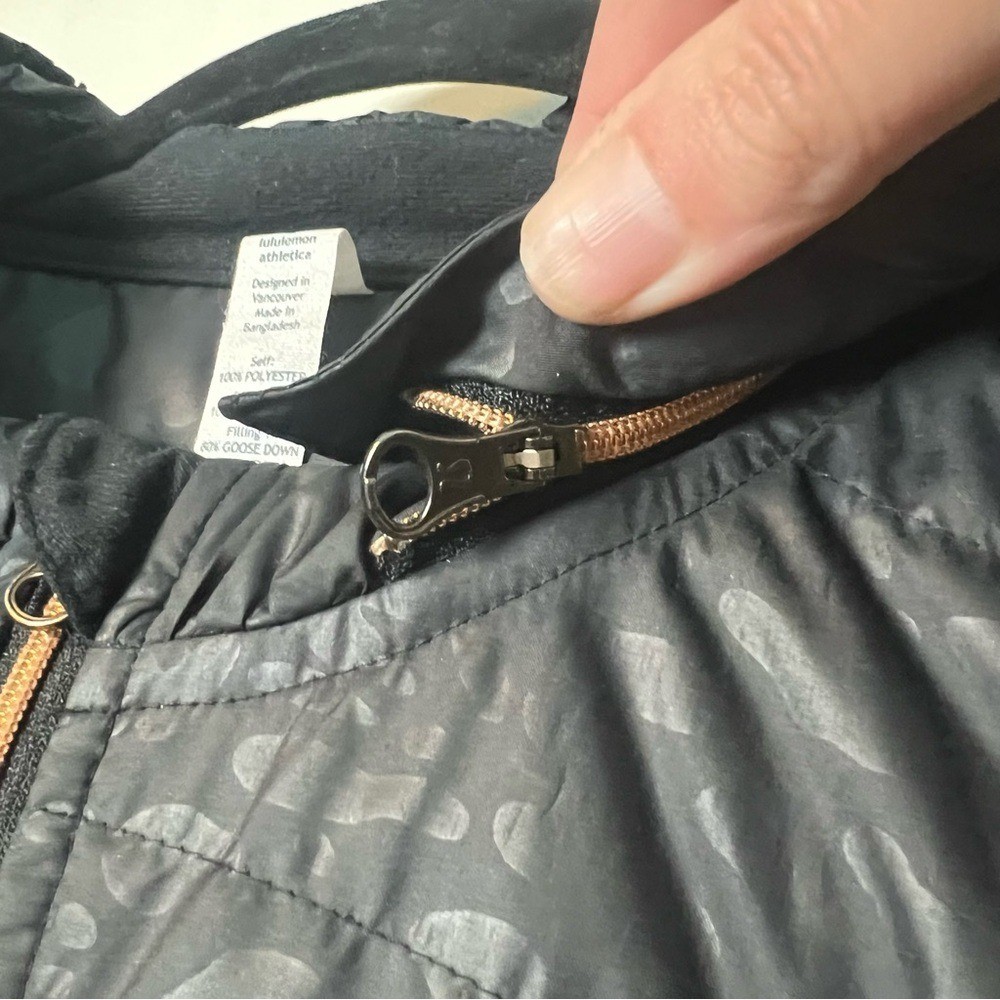 Lululemon Spring Fling Puffy Windbreaker Black Animal Swirl Embossed Sz 8 View 5