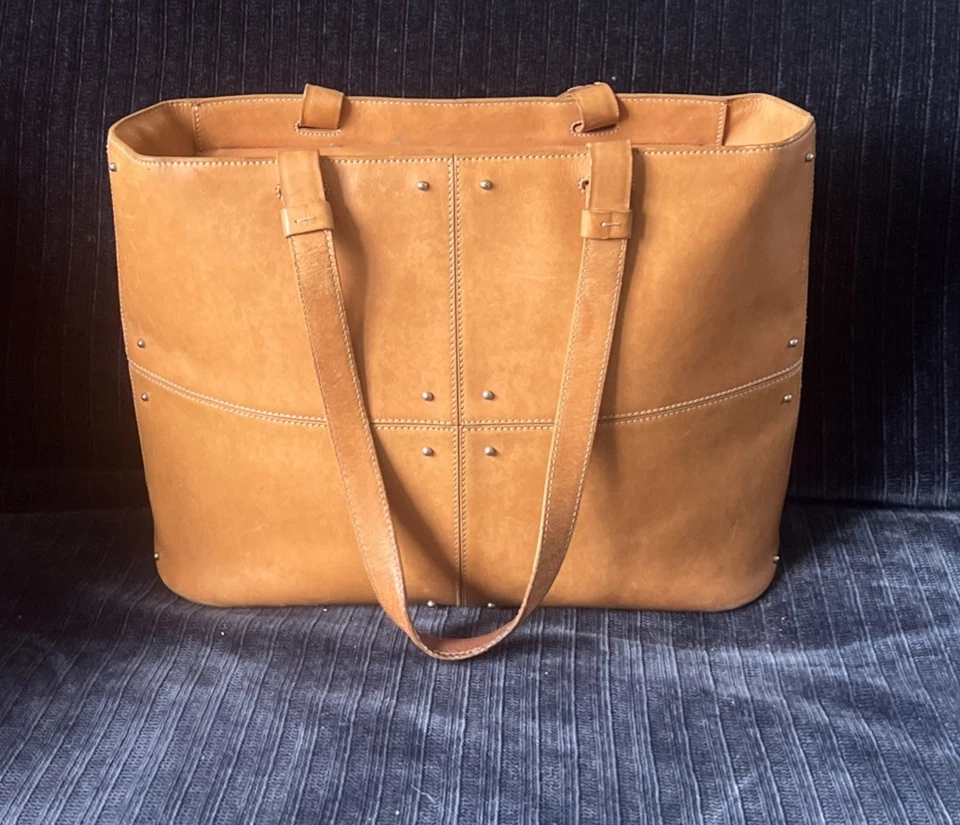 Tods   Tan Studded Leather Vintage Tote Shoulder Handbag - Image 2 of 4
