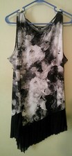Women's Simply Vera Wang scoop neck sleeveless tunic -XL- Black and white print