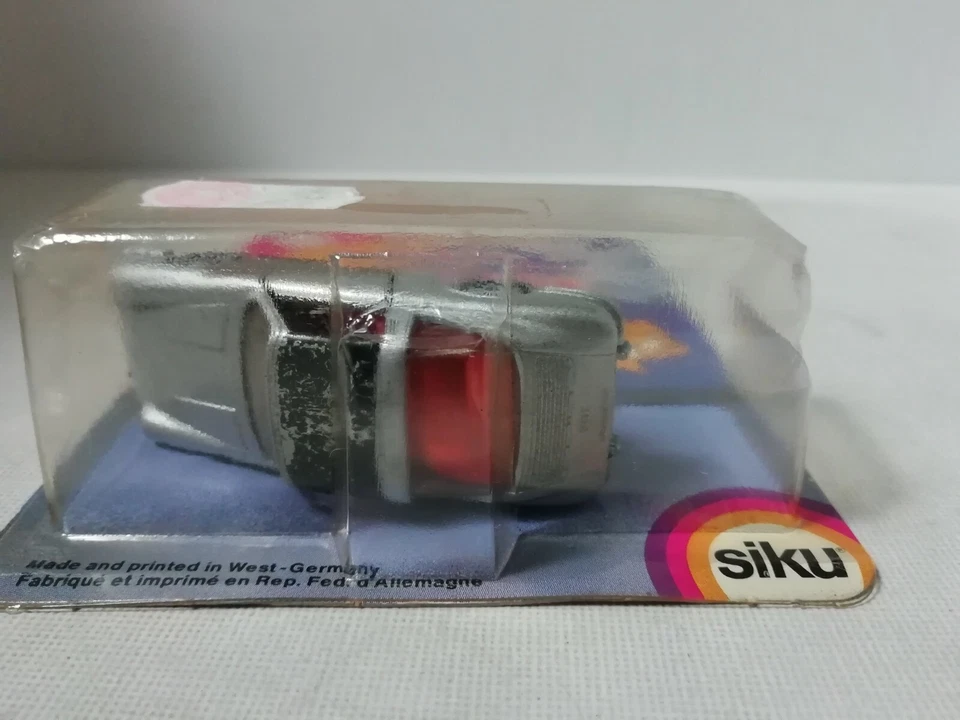 SIKU 1010 PORSCHE 911 ARGENTO METALLIZZATO CAPOVOLTO ERRORE DI FABBRICA RARO - Immagine 4 di 4