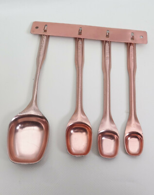 10365:Measuring Spoons/ Messlöffel incl. Halterung Aluminium Rosa farben Vintage