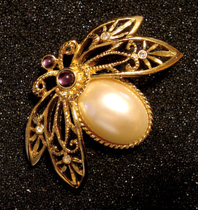 Authentic Avon Natures Flight Pin Gold Plated Faux Pearl Cab Beetle Lapel Brooch VTG 1990s