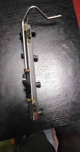 BMW 3ER E90 E91 2006 2.0 BENZIN EINSPRITZDÜSE INJEKTOR RAIL BAR 7530420