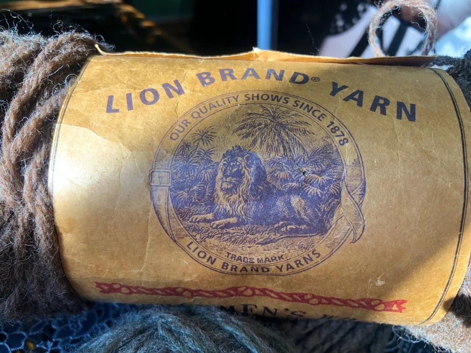 Brown Lion Brand Fisherman's wool 1 +3 unmarked gray yarn lot Foto 4 de 4