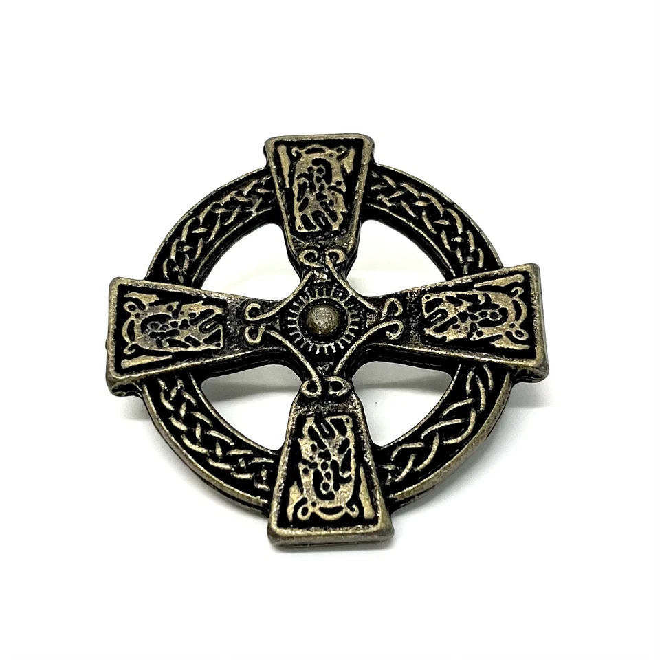 RITTERHANDWERK Celtic Cross 40 x 40 mm Zierniete Zierbeschlag Mittelalter inkl. Nietkappen