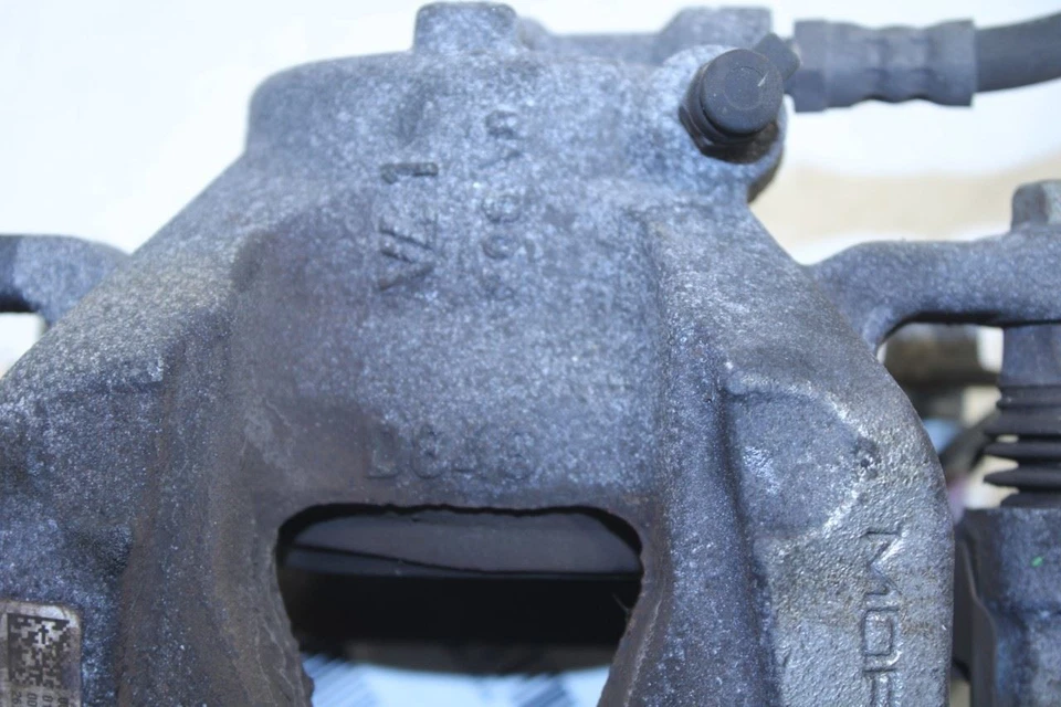 Pinza de disco de freno delantera izquierda Jeep Renegade Sport 2015-23 68443751AA Foto 4 de 4