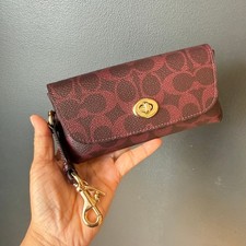 New Coach Sunglass Case In Signature Canvas CZ207