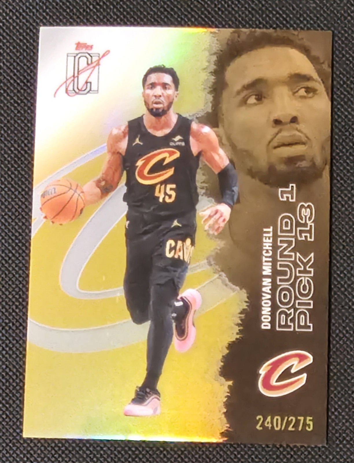 2025-26 Topps Signature Class #73 Donovan Mitchell /275 Yellow Refractor 