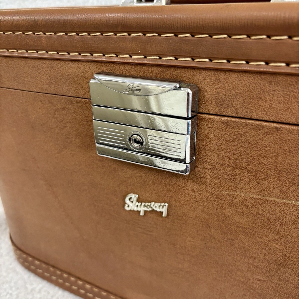 Vintage Skyway Train Case Brown Makeup Travel Vanity