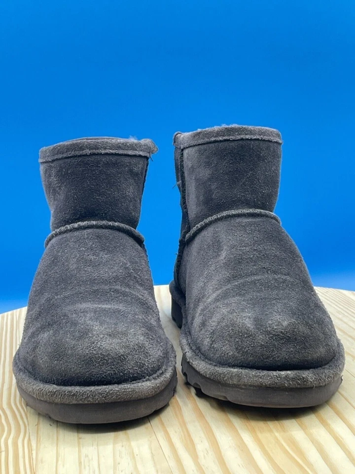 Bearpaw Alyssa Boot Women's Sz 7 Gray Leather Suede Wool Round Toe Pull On 46 - Image 2 of 4