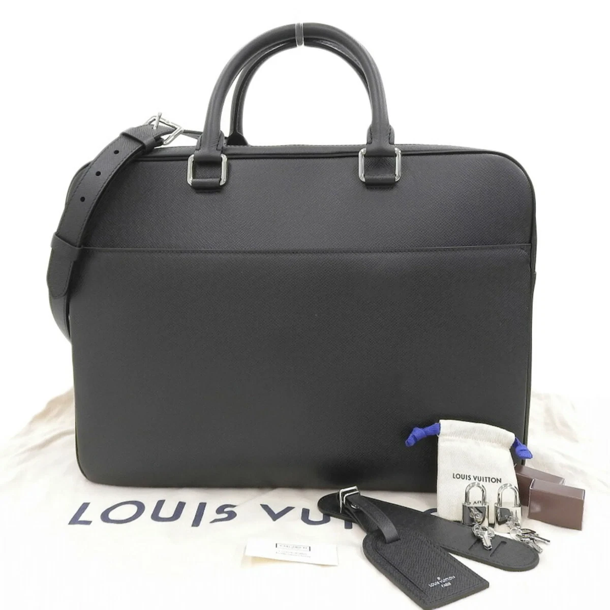 LOUIS VUITTON Taiga Overnight Briefcase 2 Zip