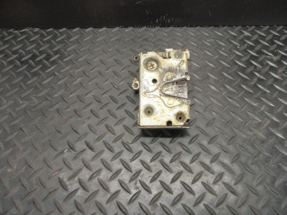 1973-1979 FORD TRUCK F100 F250 F350 RANGER DOOR LATCH RIGHT SIDE  - Image 2 of 3