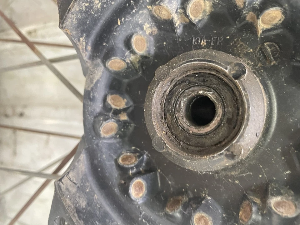 87 Suzuki SP 125 SP125 front wheel rim straight - Image 3 of 4