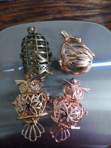 Cage Necklace - Lot Of 4 2 Owls, 1 Birdcage, I Swan Fill With Gemstones - Afbeelding 1 van 7