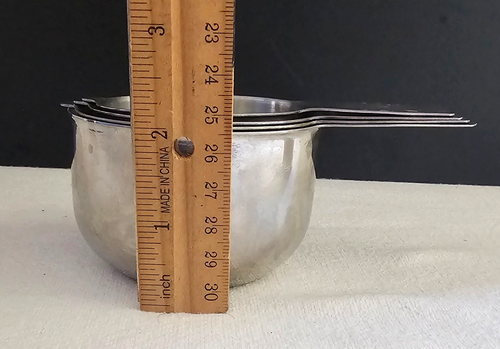 Set of 4 Stainless Measuring Cups Kitchen Tools with Easy to Read Markings - Picture 7 of 7