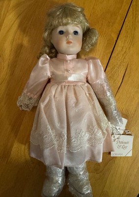 Gorham Petticoats & Lace 1985 Tiffany Porcelain Musical Doll Love Makes World Go