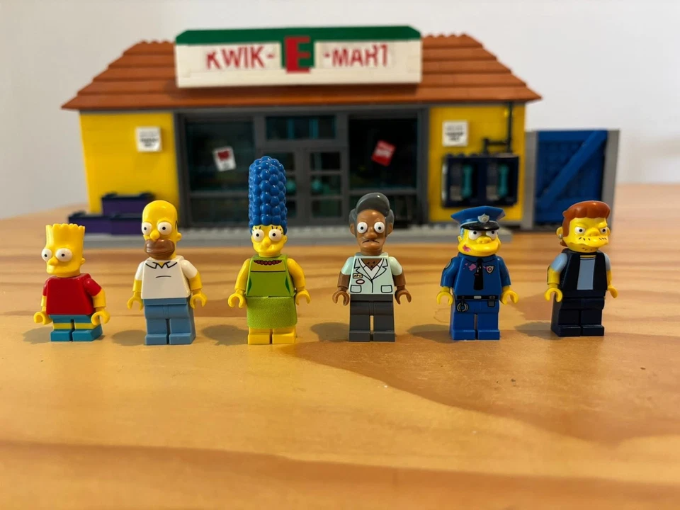 LEGO The Simpsons: The Kwik-E-Mart, 99% Complete with Instructions - image 2 of 4