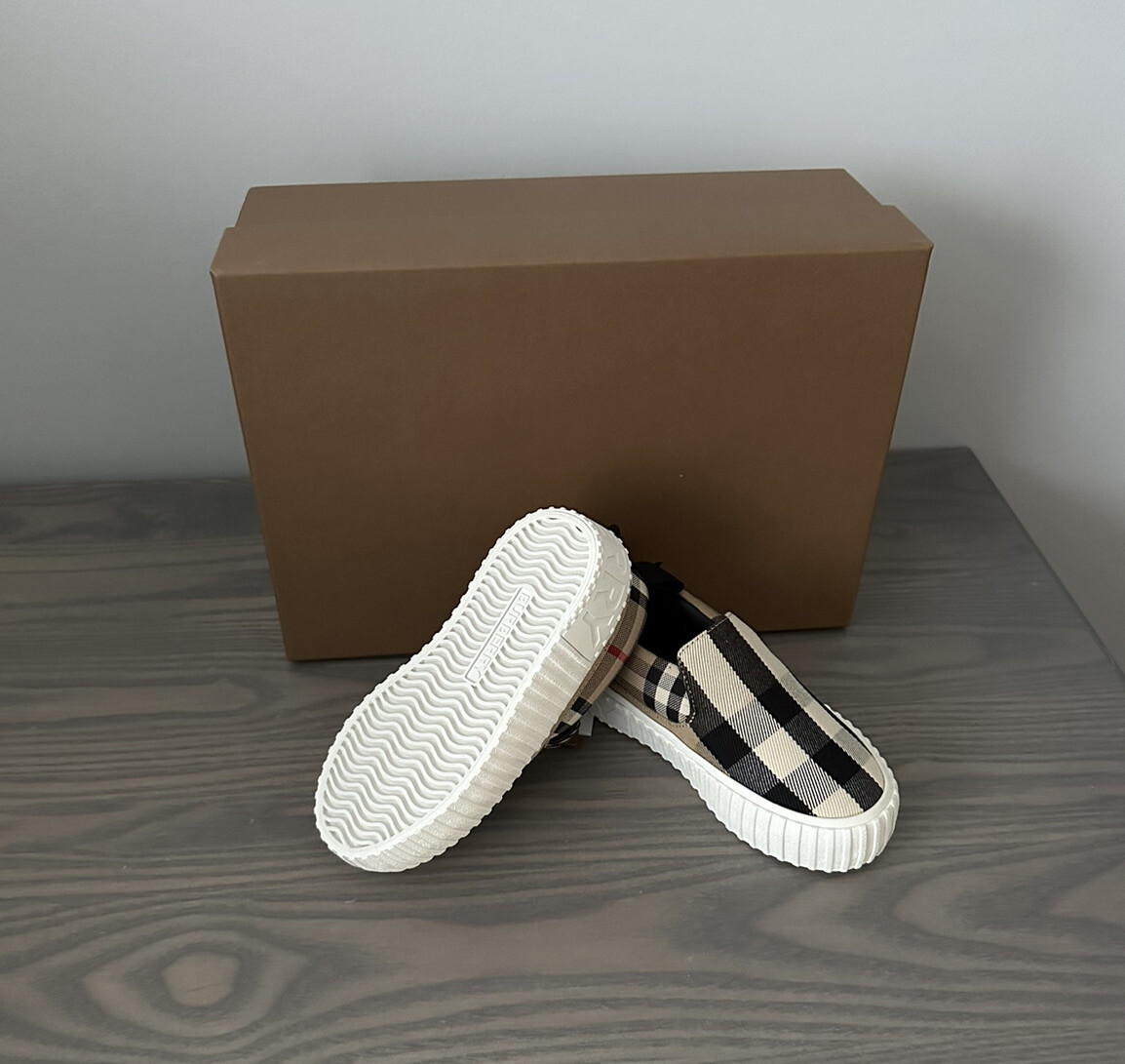 最終値下げ！！超美品 BURBERRY kids サイズ12M $_12.JPG?set_id=880000500F