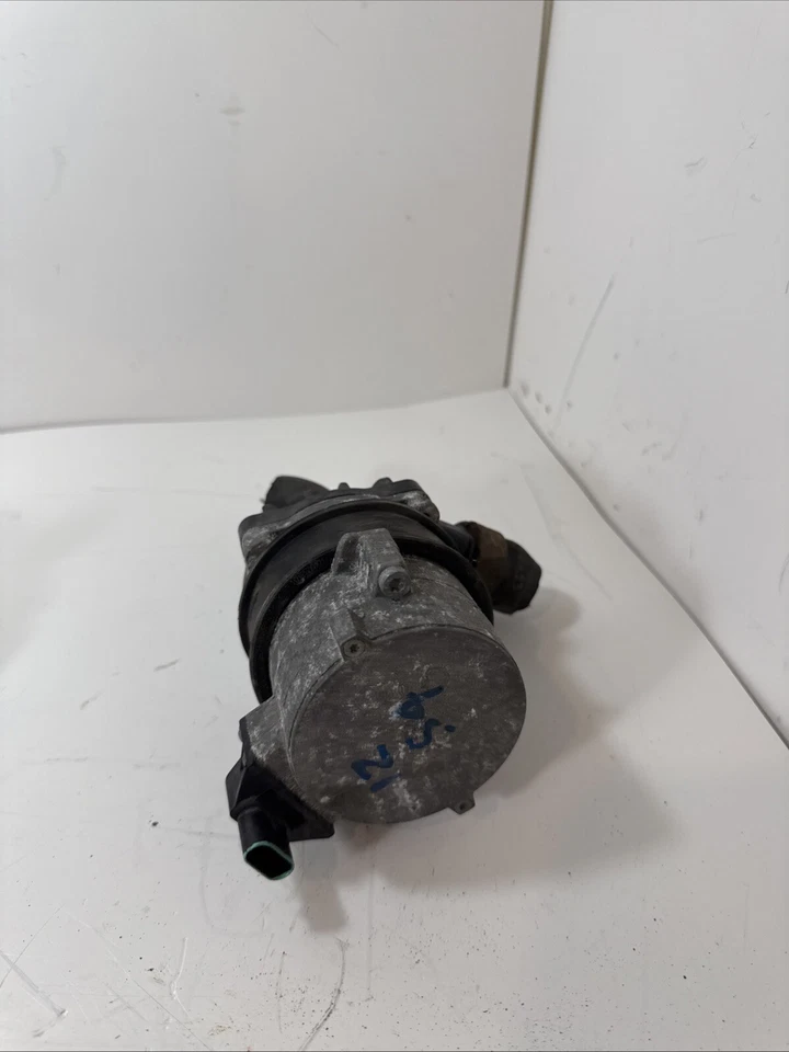 AUDI S4 2012 refrigerante auxiliar bomba de agua montaje OEM Foto 3 de 4