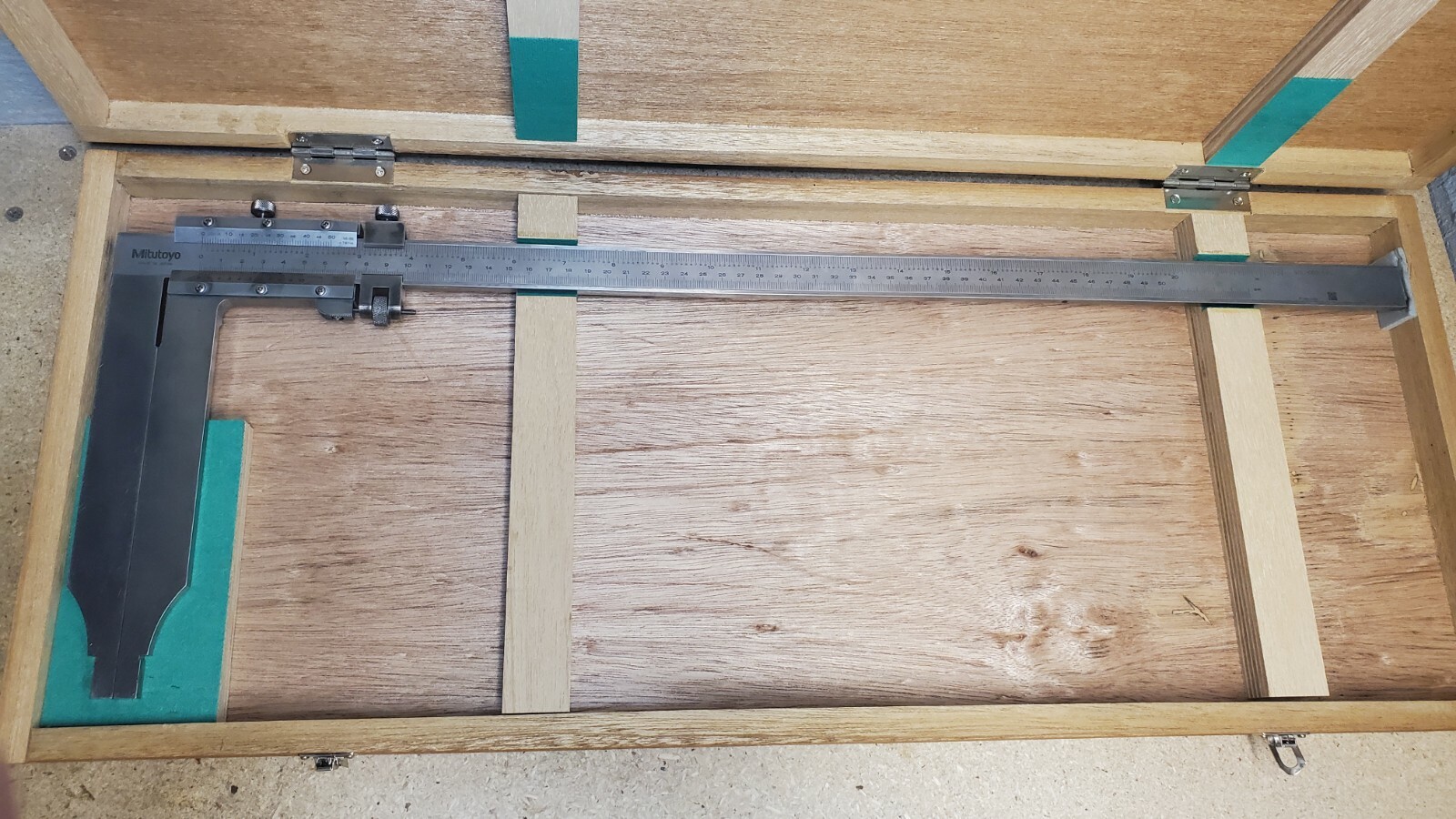 Mitutoyo No. 534-106 long jaw vernier caliper - 0