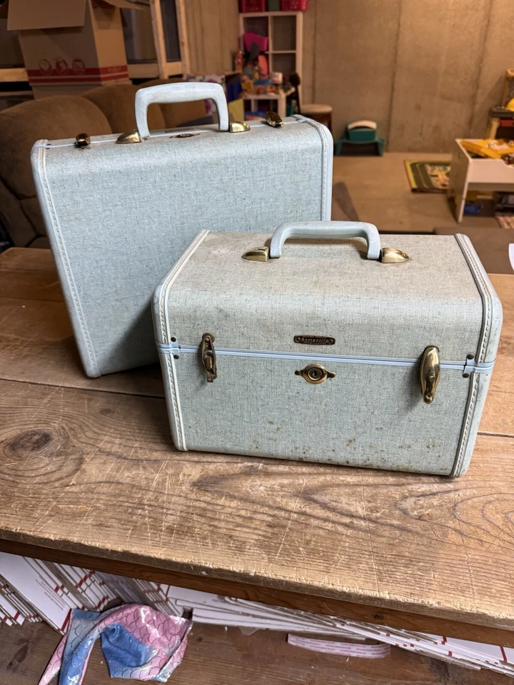 W/ KEYS Vintage 1950s Samsonsite Hawaiian Blue Sparkle Tweed Train Case+Suitcase - Image 2 of 4