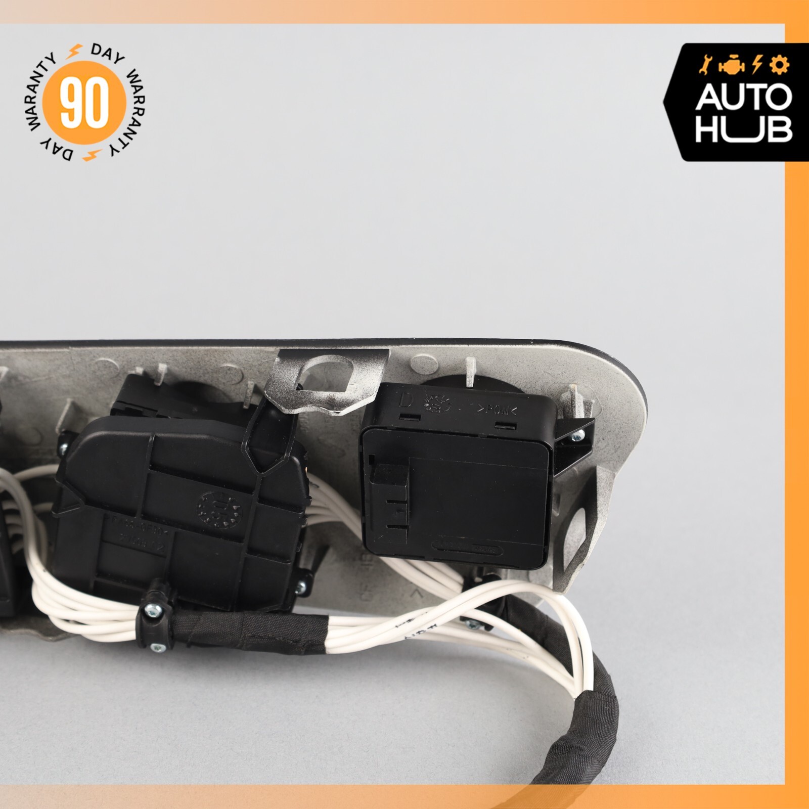 03-13 Maserati Quattroporte M139 Front Right Seat Control Switch 981445908 OEM