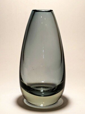 Tamara Aladin  Riihimaen Lasi (Riihimaki) Finland Glass Vase   Model 1361
