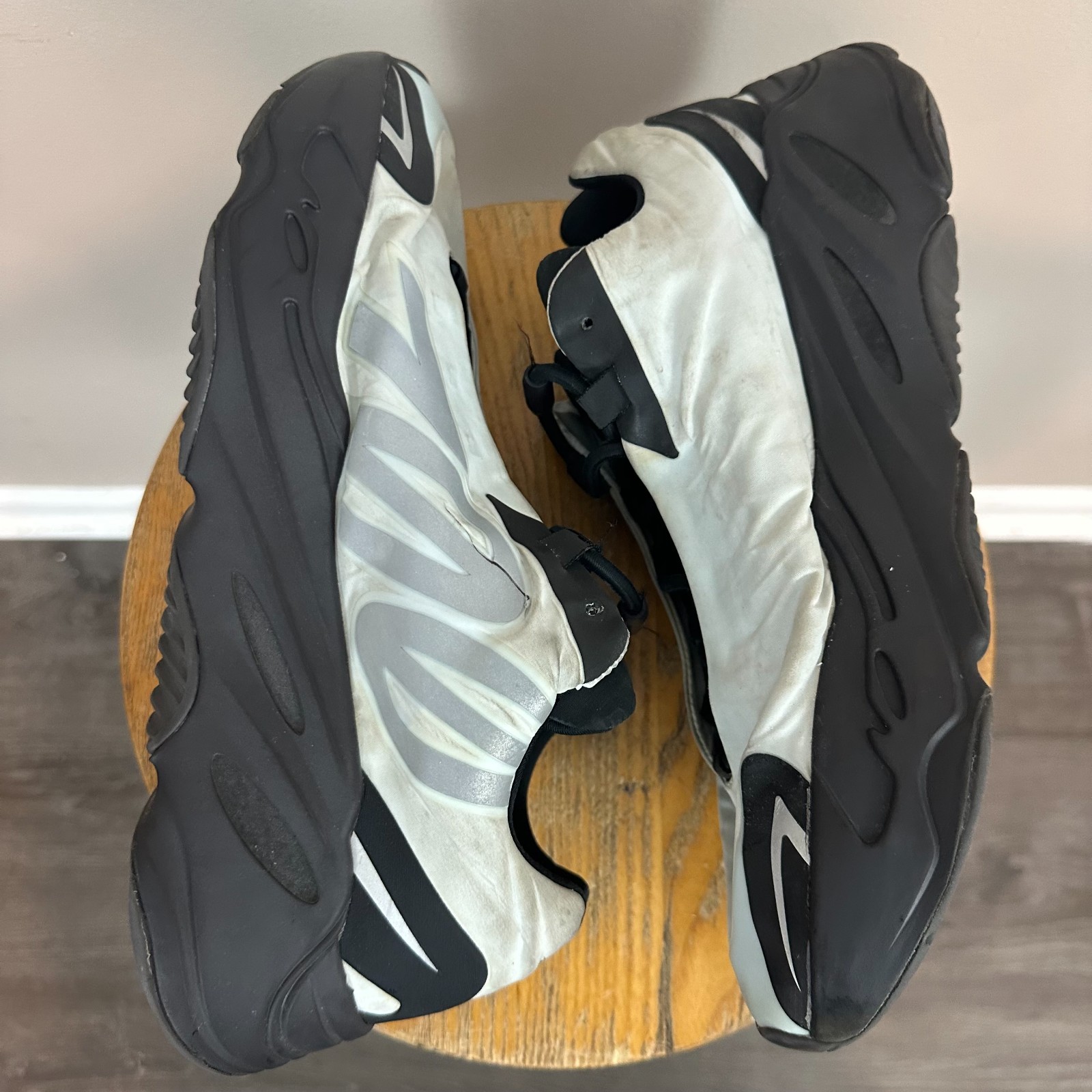 Adidas Yeezy Boost 700 MNVN GZ0711 Men 12 Casual Shoes Silver Nylon Sneaker Read thumbnail 10