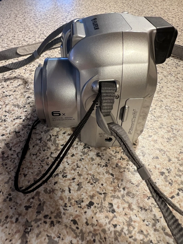 Fujifilm FinePix 2800 Zoom, photo 3 of 5
