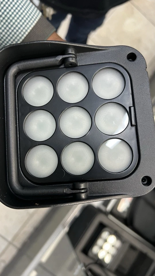 CHAUVET DJ Freedom Par H9 X4 Complete lighting kit with carry Bag - Image 4 of 4